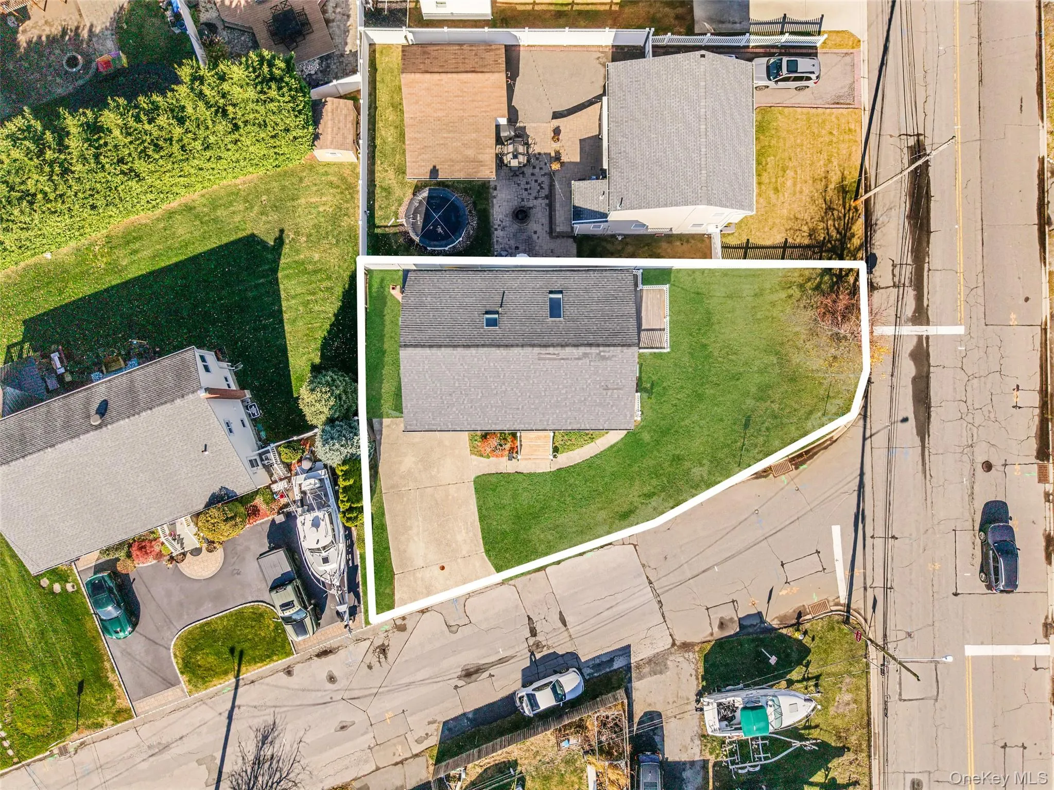 4 Bay Place, Babylon, NY, 5 Bedrooms Bedrooms, 10 Rooms Rooms,3 BathroomsBathrooms,Residential,For Rent,Bay,0,KEY999254 4 Bay Place, Babylon, NY, 5 Bedrooms Bedrooms, 10 Rooms Rooms,3 BathroomsBathrooms,Residential,For Rent,Bay,0,KEY999254