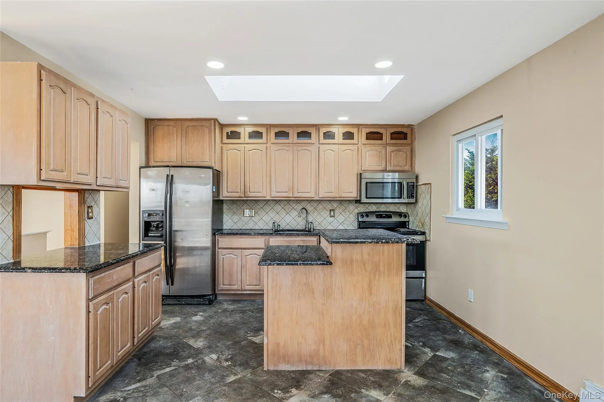 4 Bay Place, Babylon, NY, 5 Bedrooms Bedrooms, 10 Rooms Rooms,3 BathroomsBathrooms,Residential,For Rent,Bay,0,KEY999254 4 Bay Place, Babylon, NY, 5 Bedrooms Bedrooms, 10 Rooms Rooms,3 BathroomsBathrooms,Residential,For Rent,Bay,0,KEY999254