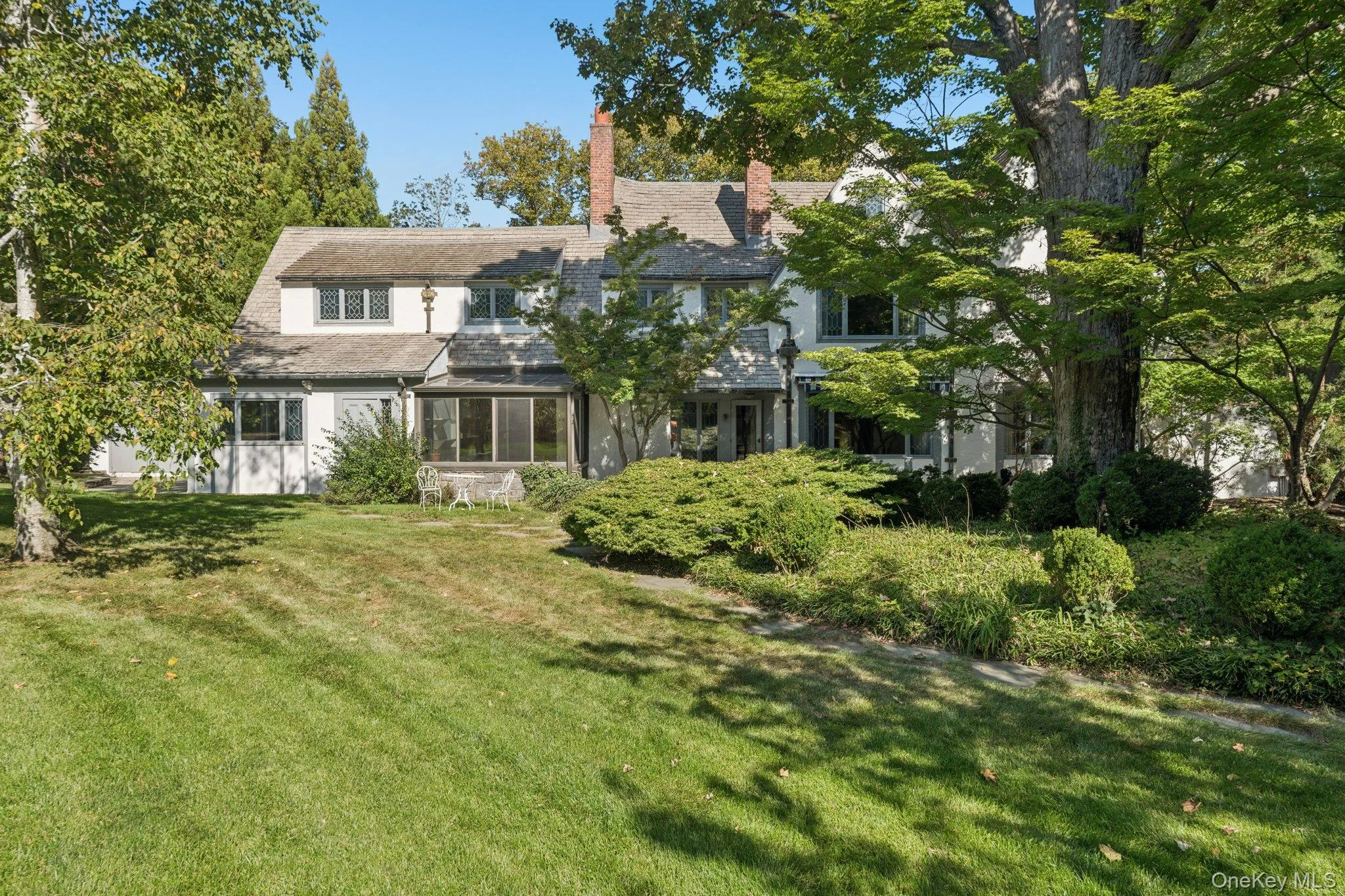 18 Heights Road, North Hempstead, NY, 5 Bedrooms Bedrooms, 16 Rooms Rooms,4 BathroomsBathrooms,Residential Lease,For Rent,Heights,0,999262 18 Heights Road, North Hempstead, NY, 5 Bedrooms Bedrooms, 16 Rooms Rooms,4 BathroomsBathrooms,Residential Lease,For Rent,Heights,0,999262
