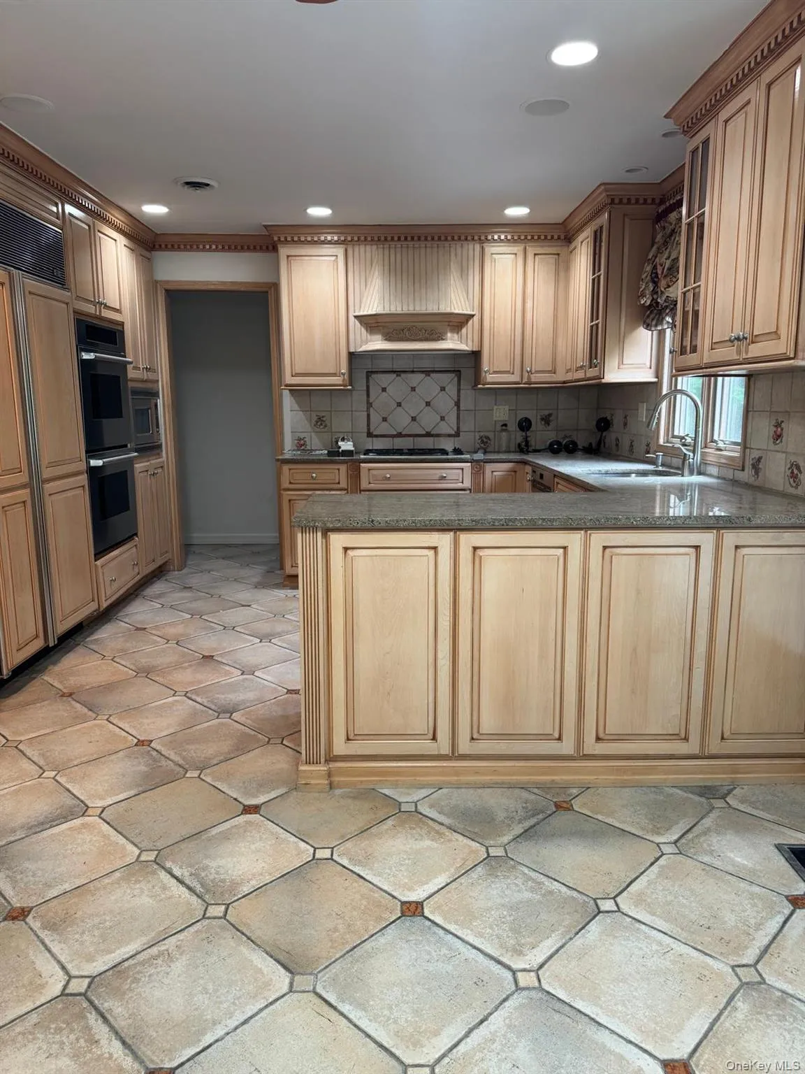 24 Beaumont Drive, Clarkstown, NY, 5 Bedrooms Bedrooms, 10 Rooms Rooms,3 BathroomsBathrooms,Residential Lease,For Rent,Beaumont,0,999267 24 Beaumont Drive, Clarkstown, NY, 5 Bedrooms Bedrooms, 10 Rooms Rooms,3 BathroomsBathrooms,Residential Lease,For Rent,Beaumont,0,999267
