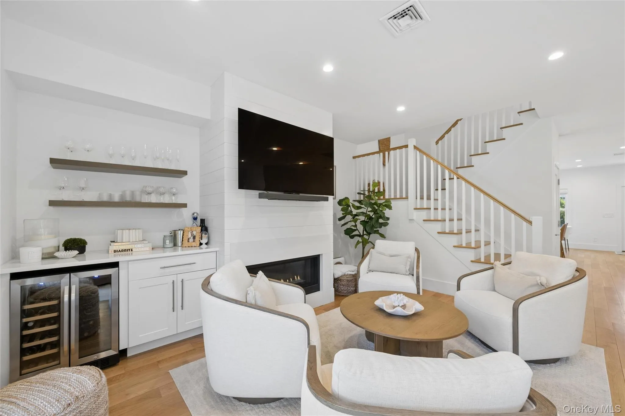 68 Foster Avenue, Southampton, NY, 2 Bedrooms Bedrooms, 7 Rooms Rooms,3 BathroomsBathrooms,Residential,For Rent,Foster,0,999268 68 Foster Avenue, Southampton, NY, 2 Bedrooms Bedrooms, 7 Rooms Rooms,3 BathroomsBathrooms,Residential,For Rent,Foster,0,999268