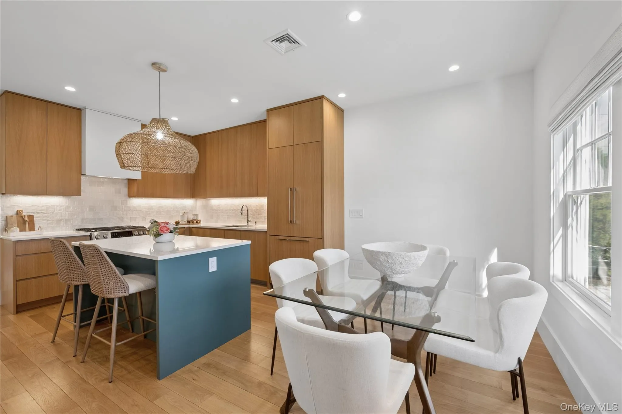 68 Foster Avenue, Southampton, NY, 2 Bedrooms Bedrooms, 7 Rooms Rooms,3 BathroomsBathrooms,Residential,For Rent,Foster,0,999268 68 Foster Avenue, Southampton, NY, 2 Bedrooms Bedrooms, 7 Rooms Rooms,3 BathroomsBathrooms,Residential,For Rent,Foster,0,999268
