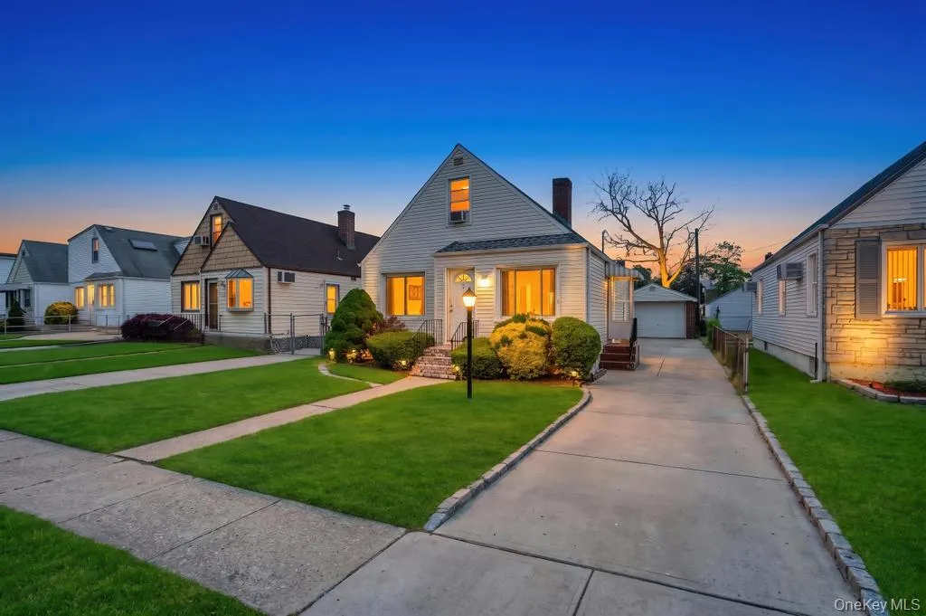 8 Francis Court, Hempstead, NY, 4 Bedrooms Bedrooms, 7 Rooms Rooms,2 BathroomsBathrooms,Residential,For Rent,Francis,0,999269 8 Francis Court, Hempstead, NY, 4 Bedrooms Bedrooms, 7 Rooms Rooms,2 BathroomsBathrooms,Residential,For Rent,Francis,0,999269