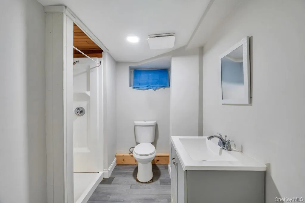 Bathroom 2 Bathroom 2