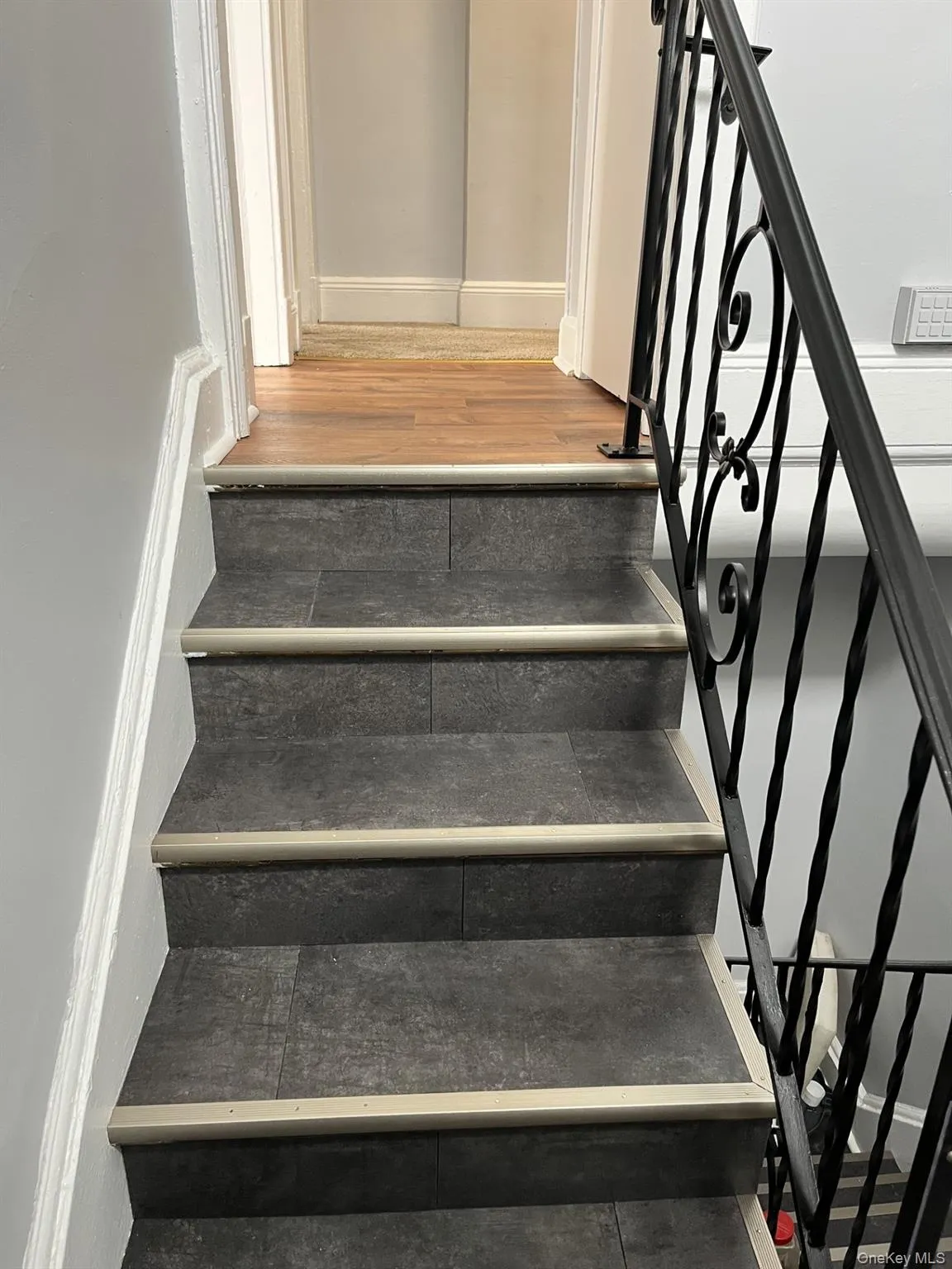23 Hillside Avenue, North Hempstead, NY, 2 Bedrooms Bedrooms, 4 Rooms Rooms,1 BathroomBathrooms,Residential Lease,For Rent,Hillside,0,999270 23 Hillside Avenue, North Hempstead, NY, 2 Bedrooms Bedrooms, 4 Rooms Rooms,1 BathroomBathrooms,Residential Lease,For Rent,Hillside,0,999270