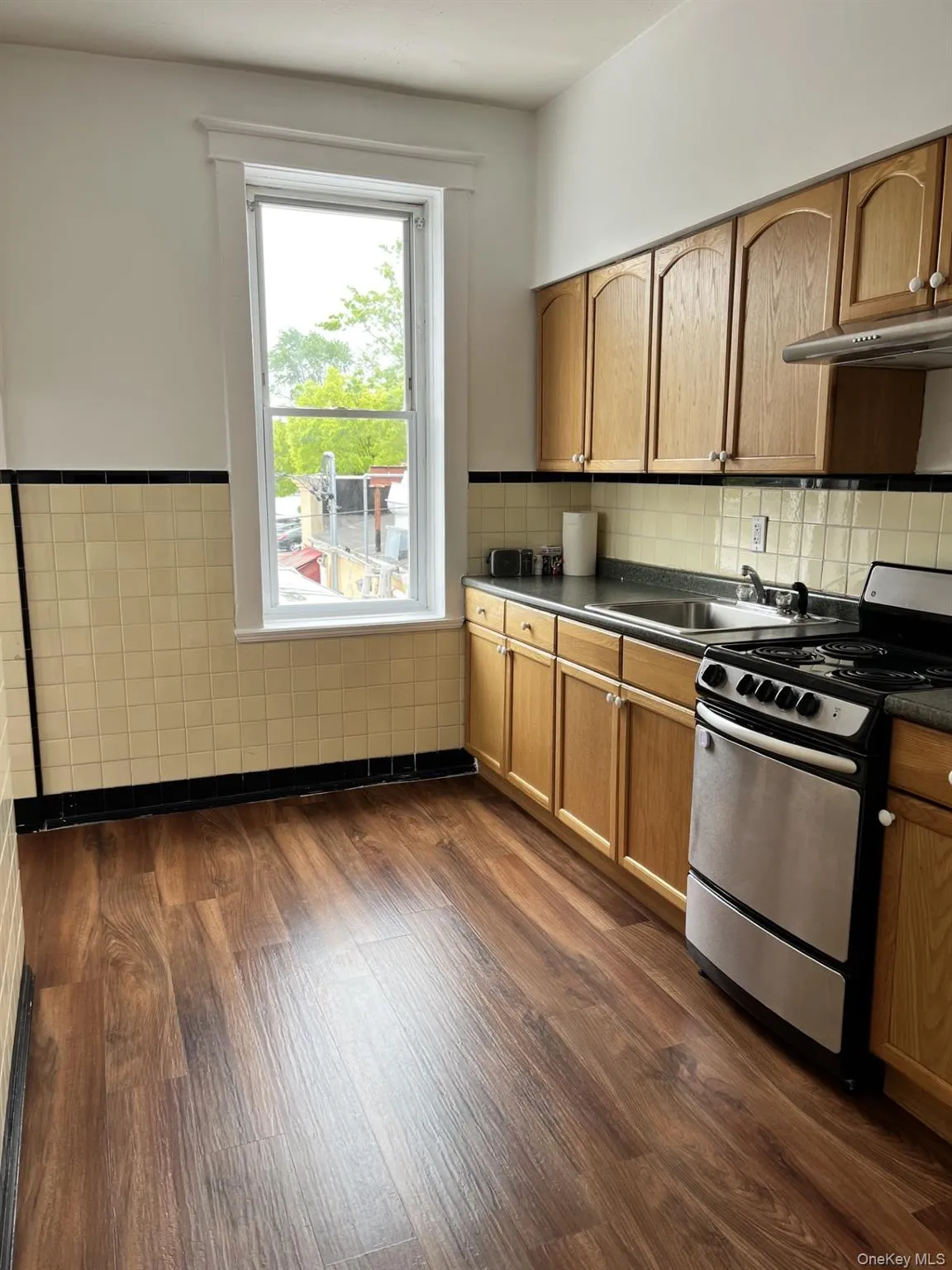 23 Hillside Avenue, North Hempstead, NY, 2 Bedrooms Bedrooms, 4 Rooms Rooms,1 BathroomBathrooms,Residential Lease,For Rent,Hillside,0,999270 23 Hillside Avenue, North Hempstead, NY, 2 Bedrooms Bedrooms, 4 Rooms Rooms,1 BathroomBathrooms,Residential Lease,For Rent,Hillside,0,999270