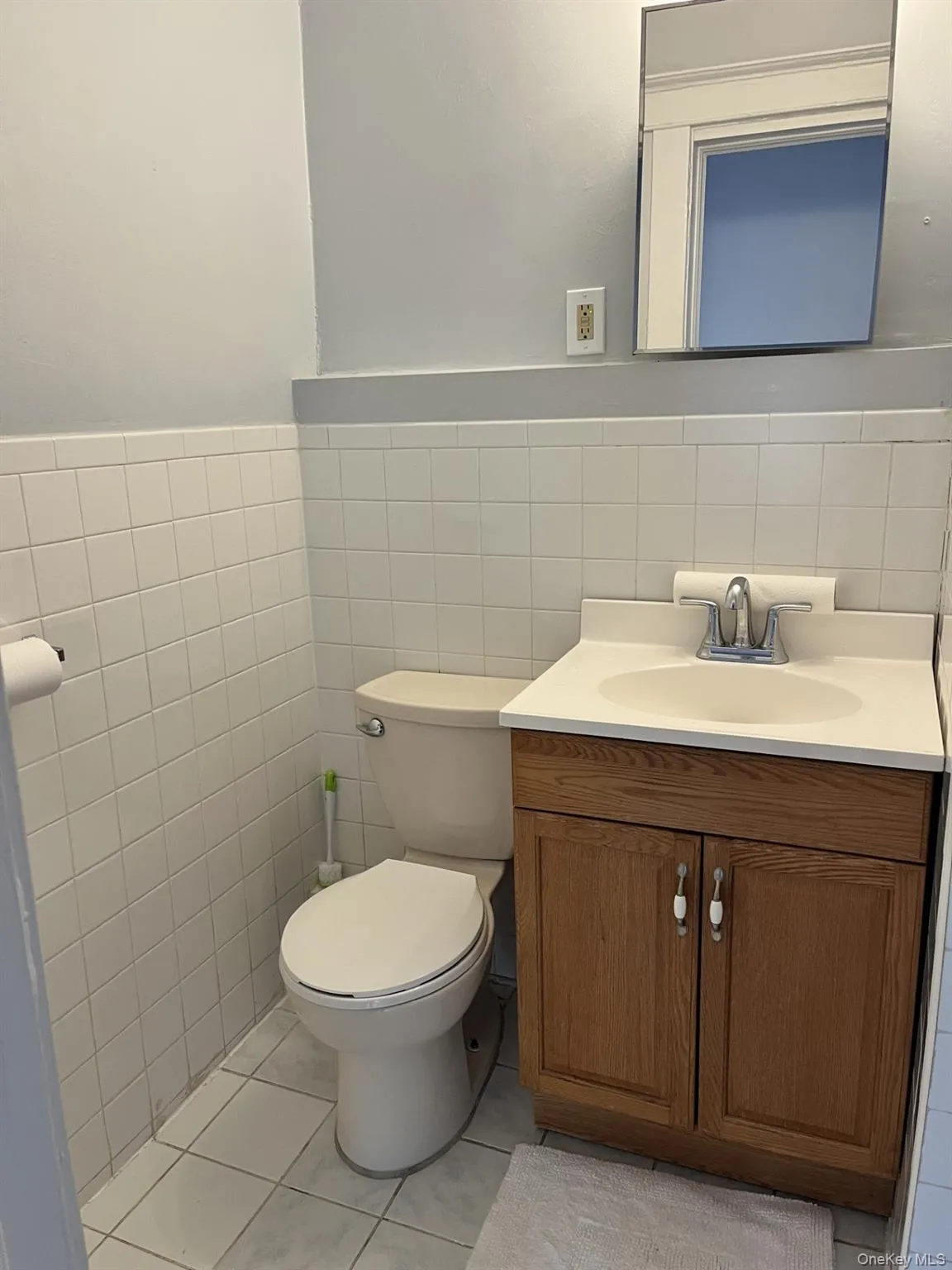 23 Hillside Avenue, North Hempstead, NY, 2 Bedrooms Bedrooms, 4 Rooms Rooms,1 BathroomBathrooms,Residential Lease,For Rent,Hillside,0,999270 23 Hillside Avenue, North Hempstead, NY, 2 Bedrooms Bedrooms, 4 Rooms Rooms,1 BathroomBathrooms,Residential Lease,For Rent,Hillside,0,999270
