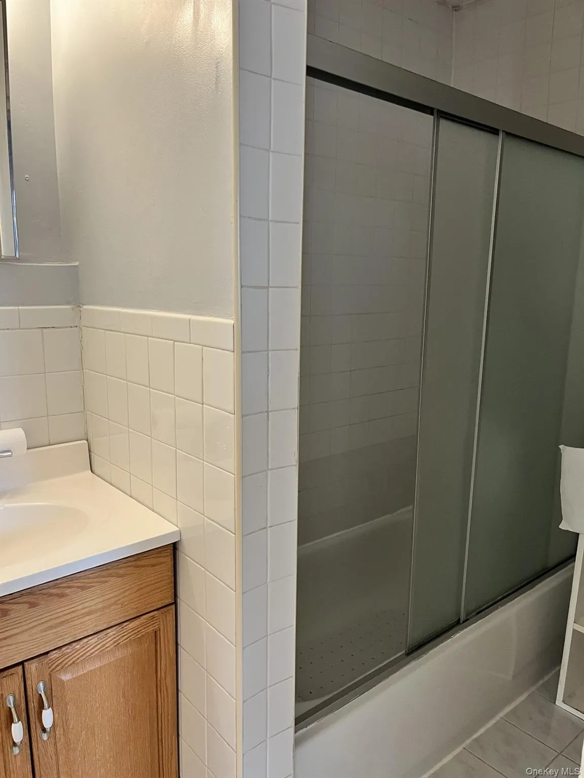 23 Hillside Avenue, North Hempstead, NY, 2 Bedrooms Bedrooms, 4 Rooms Rooms,1 BathroomBathrooms,Residential Lease,For Rent,Hillside,0,999270 23 Hillside Avenue, North Hempstead, NY, 2 Bedrooms Bedrooms, 4 Rooms Rooms,1 BathroomBathrooms,Residential Lease,For Rent,Hillside,0,999270