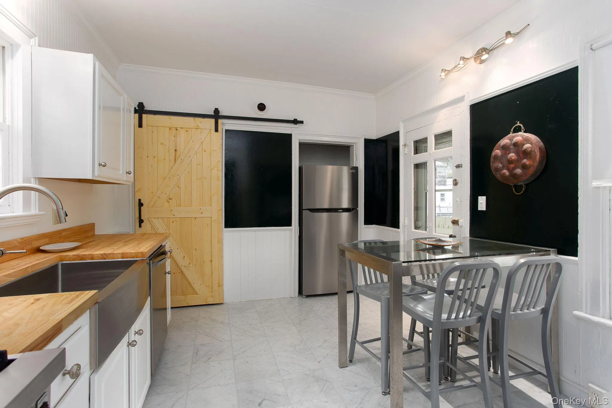 562 State Street, Hudson, NY, 3 Bedrooms Bedrooms, 9 Rooms Rooms,1 BathroomBathrooms,Residential,For Rent,State,0,999273 562 State Street, Hudson, NY, 3 Bedrooms Bedrooms, 9 Rooms Rooms,1 BathroomBathrooms,Residential,For Rent,State,0,999273