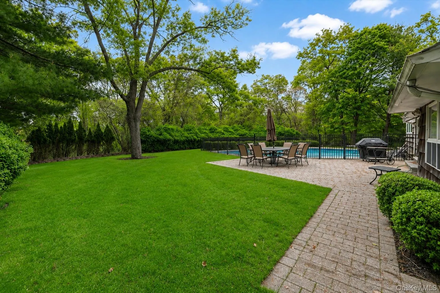 6 Apex Road, Huntington, NY, 5 Bedrooms Bedrooms, 12 Rooms Rooms,3 BathroomsBathrooms,Residential,For Rent,Apex,0,999293 6 Apex Road, Huntington, NY, 5 Bedrooms Bedrooms, 12 Rooms Rooms,3 BathroomsBathrooms,Residential,For Rent,Apex,0,999293