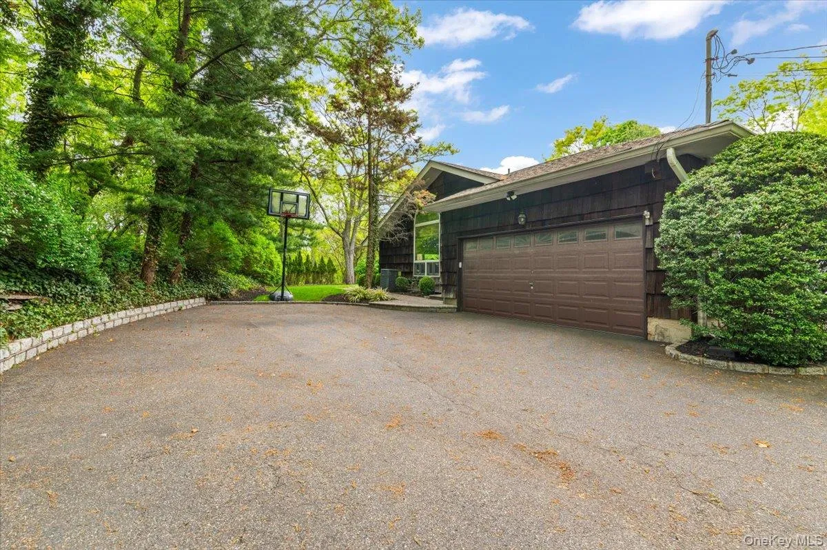 6 Apex Road, Huntington, NY, 5 Bedrooms Bedrooms, 12 Rooms Rooms,3 BathroomsBathrooms,Residential,For Rent,Apex,0,999293 6 Apex Road, Huntington, NY, 5 Bedrooms Bedrooms, 12 Rooms Rooms,3 BathroomsBathrooms,Residential,For Rent,Apex,0,999293