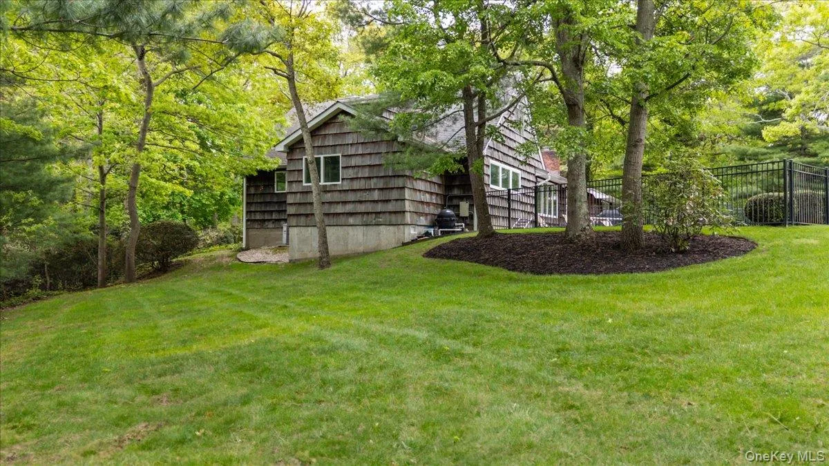 6 Apex Road, Huntington, NY, 5 Bedrooms Bedrooms, 12 Rooms Rooms,3 BathroomsBathrooms,Residential,For Rent,Apex,0,999293 6 Apex Road, Huntington, NY, 5 Bedrooms Bedrooms, 12 Rooms Rooms,3 BathroomsBathrooms,Residential,For Rent,Apex,0,999293