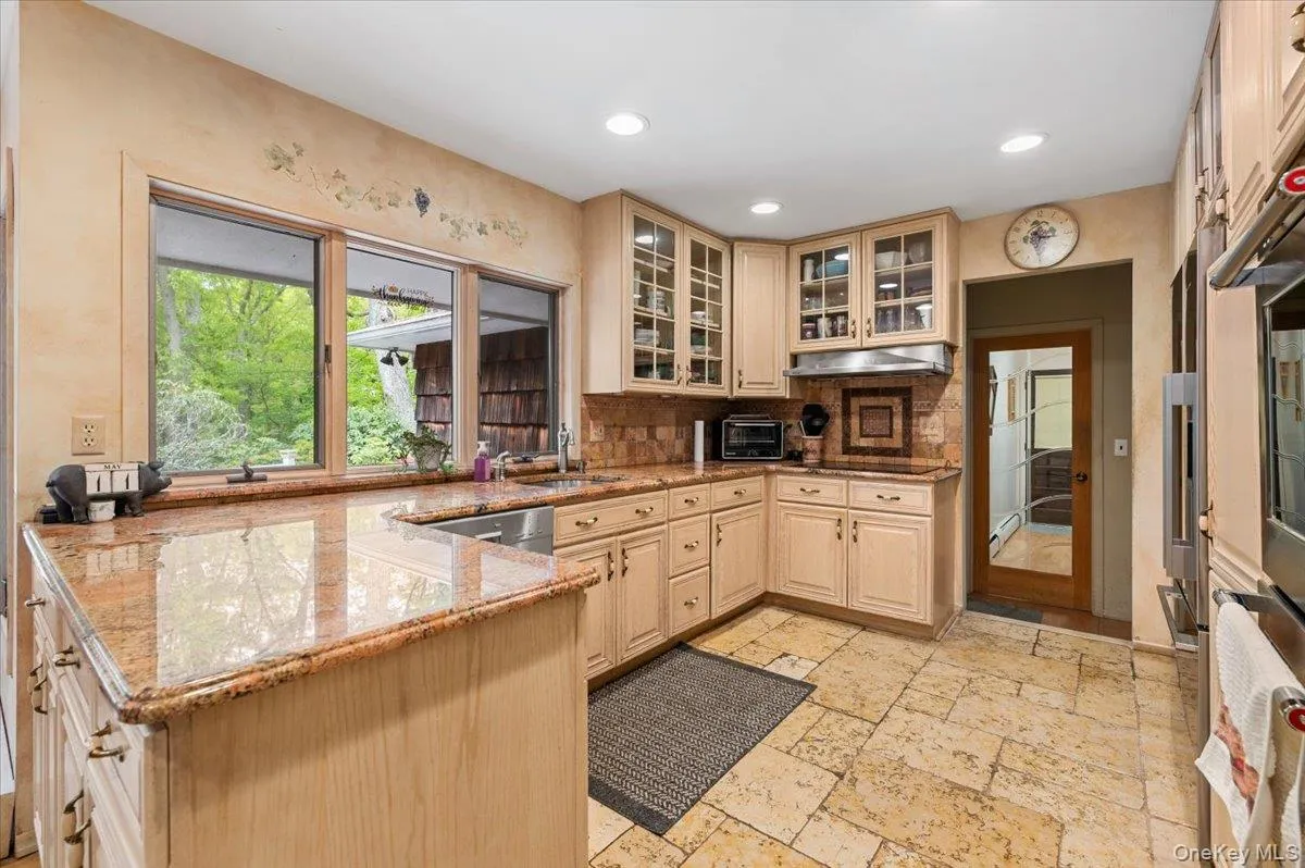 6 Apex Road, Huntington, NY, 5 Bedrooms Bedrooms, 12 Rooms Rooms,3 BathroomsBathrooms,Residential,For Rent,Apex,0,999293 6 Apex Road, Huntington, NY, 5 Bedrooms Bedrooms, 12 Rooms Rooms,3 BathroomsBathrooms,Residential,For Rent,Apex,0,999293