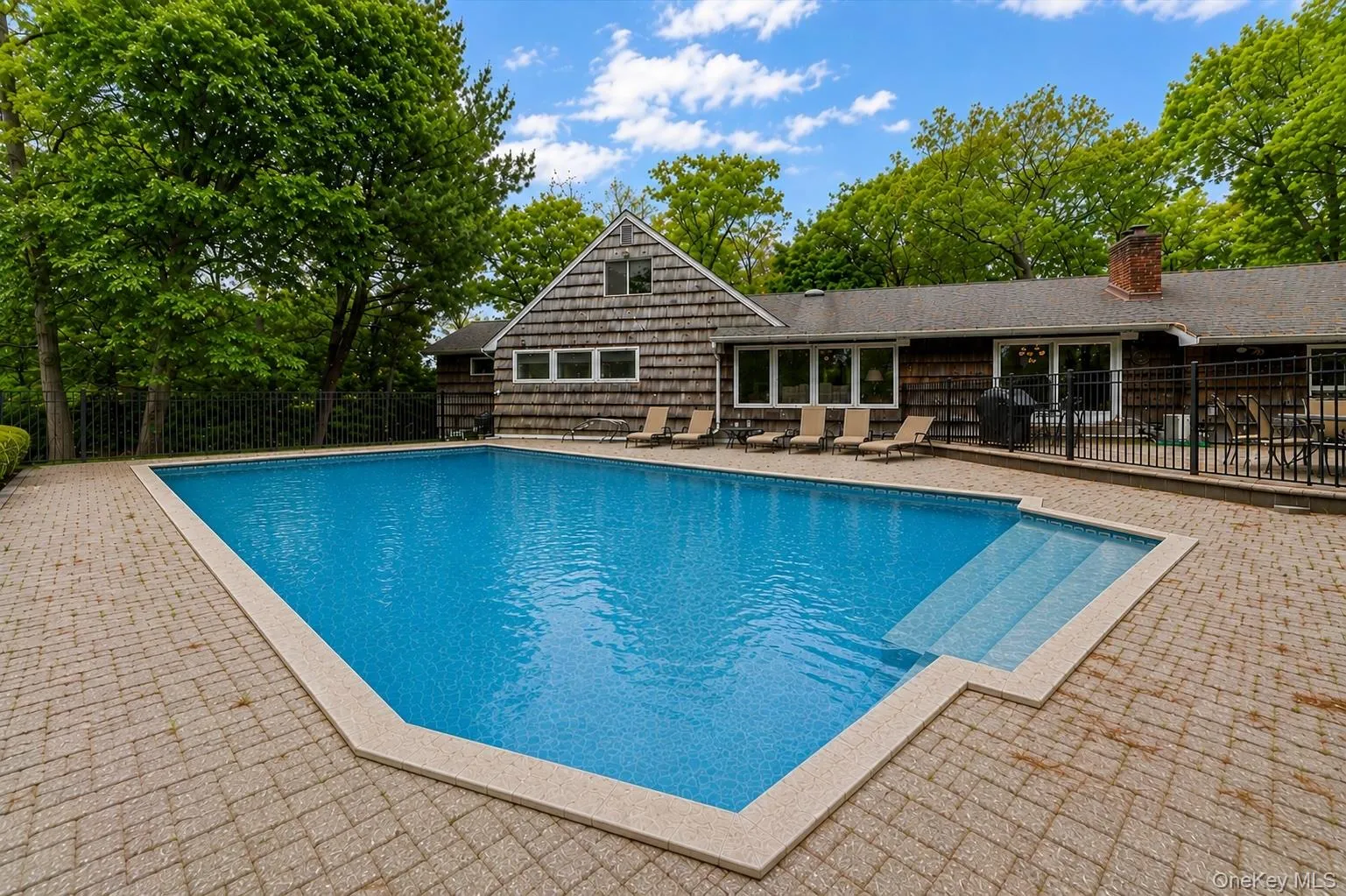 6 Apex Road, Huntington, NY, 5 Bedrooms Bedrooms, 12 Rooms Rooms,3 BathroomsBathrooms,Residential,For Rent,Apex,0,999293 6 Apex Road, Huntington, NY, 5 Bedrooms Bedrooms, 12 Rooms Rooms,3 BathroomsBathrooms,Residential,For Rent,Apex,0,999293