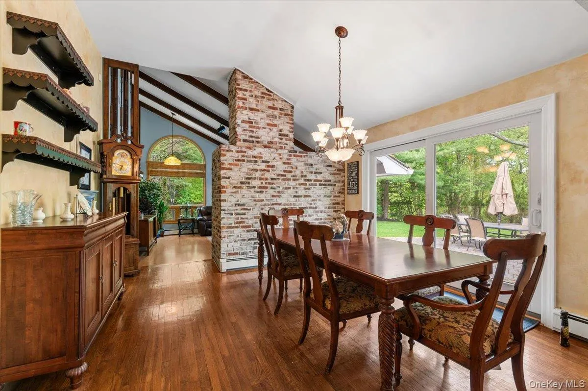 6 Apex Road, Huntington, NY, 5 Bedrooms Bedrooms, 12 Rooms Rooms,3 BathroomsBathrooms,Residential,For Rent,Apex,0,999293 6 Apex Road, Huntington, NY, 5 Bedrooms Bedrooms, 12 Rooms Rooms,3 BathroomsBathrooms,Residential,For Rent,Apex,0,999293