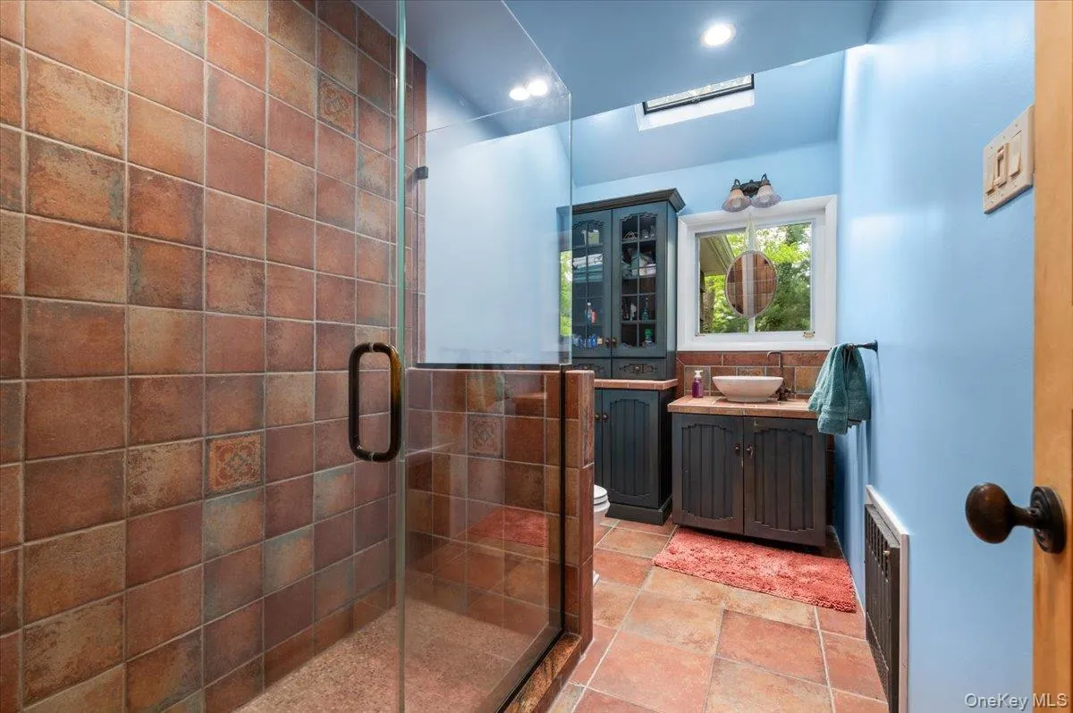 6 Apex Road, Huntington, NY, 5 Bedrooms Bedrooms, 12 Rooms Rooms,3 BathroomsBathrooms,Residential,For Rent,Apex,0,999293 6 Apex Road, Huntington, NY, 5 Bedrooms Bedrooms, 12 Rooms Rooms,3 BathroomsBathrooms,Residential,For Rent,Apex,0,999293