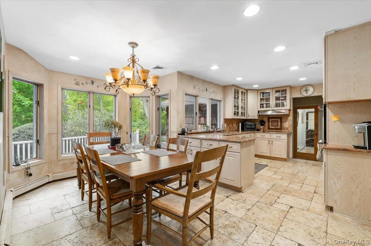 6 Apex Road, Huntington, NY, 5 Bedrooms Bedrooms, 12 Rooms Rooms,3 BathroomsBathrooms,Residential,For Rent,Apex,0,999293 6 Apex Road, Huntington, NY, 5 Bedrooms Bedrooms, 12 Rooms Rooms,3 BathroomsBathrooms,Residential,For Rent,Apex,0,999293