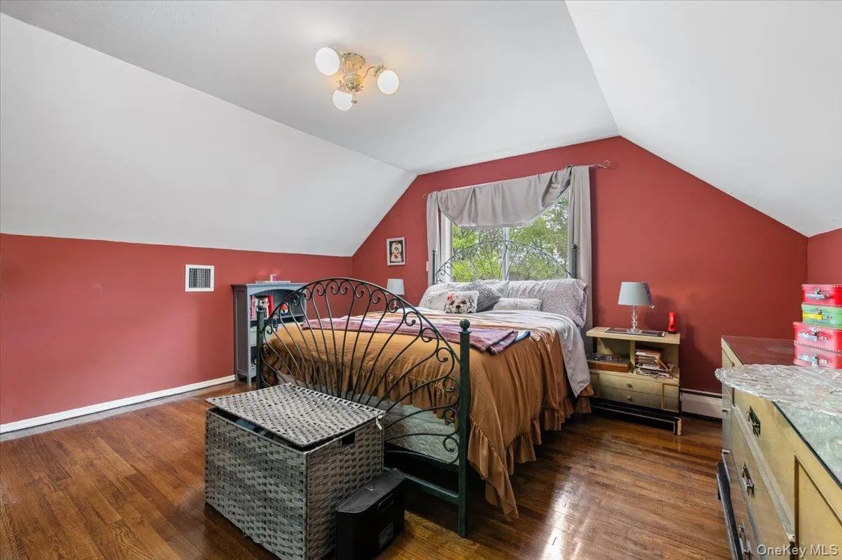 6 Apex Road, Huntington, NY, 5 Bedrooms Bedrooms, 12 Rooms Rooms,3 BathroomsBathrooms,Residential,For Rent,Apex,0,999293 6 Apex Road, Huntington, NY, 5 Bedrooms Bedrooms, 12 Rooms Rooms,3 BathroomsBathrooms,Residential,For Rent,Apex,0,999293