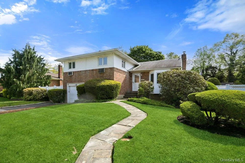 8 Pasadena Drive, Oyster Bay, NY, 3 Bedrooms Bedrooms, 7 Rooms Rooms,3 BathroomsBathrooms,Residential,For Rent,Pasadena,0,999295 8 Pasadena Drive, Oyster Bay, NY, 3 Bedrooms Bedrooms, 7 Rooms Rooms,3 BathroomsBathrooms,Residential,For Rent,Pasadena,0,999295