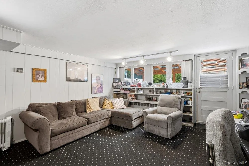 8 Pasadena Drive, Oyster Bay, NY, 3 Bedrooms Bedrooms, 7 Rooms Rooms,3 BathroomsBathrooms,Residential,For Rent,Pasadena,0,999295 8 Pasadena Drive, Oyster Bay, NY, 3 Bedrooms Bedrooms, 7 Rooms Rooms,3 BathroomsBathrooms,Residential,For Rent,Pasadena,0,999295