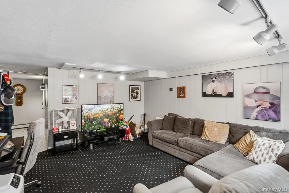 8 Pasadena Drive, Oyster Bay, NY, 3 Bedrooms Bedrooms, 7 Rooms Rooms,3 BathroomsBathrooms,Residential,For Rent,Pasadena,0,999295 8 Pasadena Drive, Oyster Bay, NY, 3 Bedrooms Bedrooms, 7 Rooms Rooms,3 BathroomsBathrooms,Residential,For Rent,Pasadena,0,999295