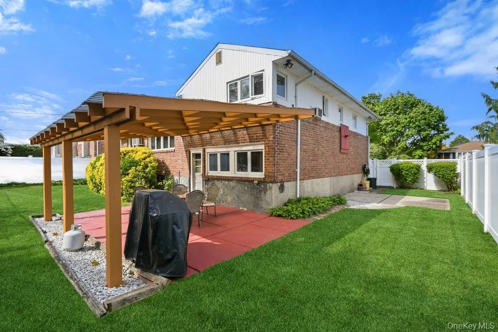 8 Pasadena Drive, Oyster Bay, NY, 3 Bedrooms Bedrooms, 7 Rooms Rooms,3 BathroomsBathrooms,Residential,For Rent,Pasadena,0,999295 8 Pasadena Drive, Oyster Bay, NY, 3 Bedrooms Bedrooms, 7 Rooms Rooms,3 BathroomsBathrooms,Residential,For Rent,Pasadena,0,999295