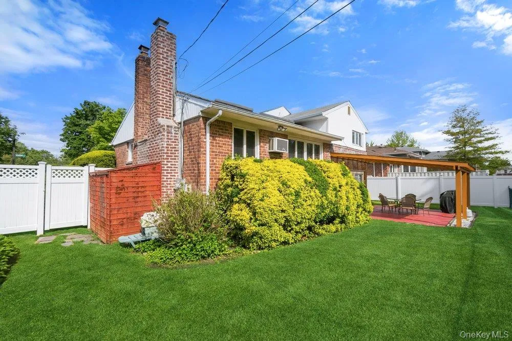 8 Pasadena Drive, Oyster Bay, NY, 3 Bedrooms Bedrooms, 7 Rooms Rooms,3 BathroomsBathrooms,Residential,For Rent,Pasadena,0,999295 8 Pasadena Drive, Oyster Bay, NY, 3 Bedrooms Bedrooms, 7 Rooms Rooms,3 BathroomsBathrooms,Residential,For Rent,Pasadena,0,999295