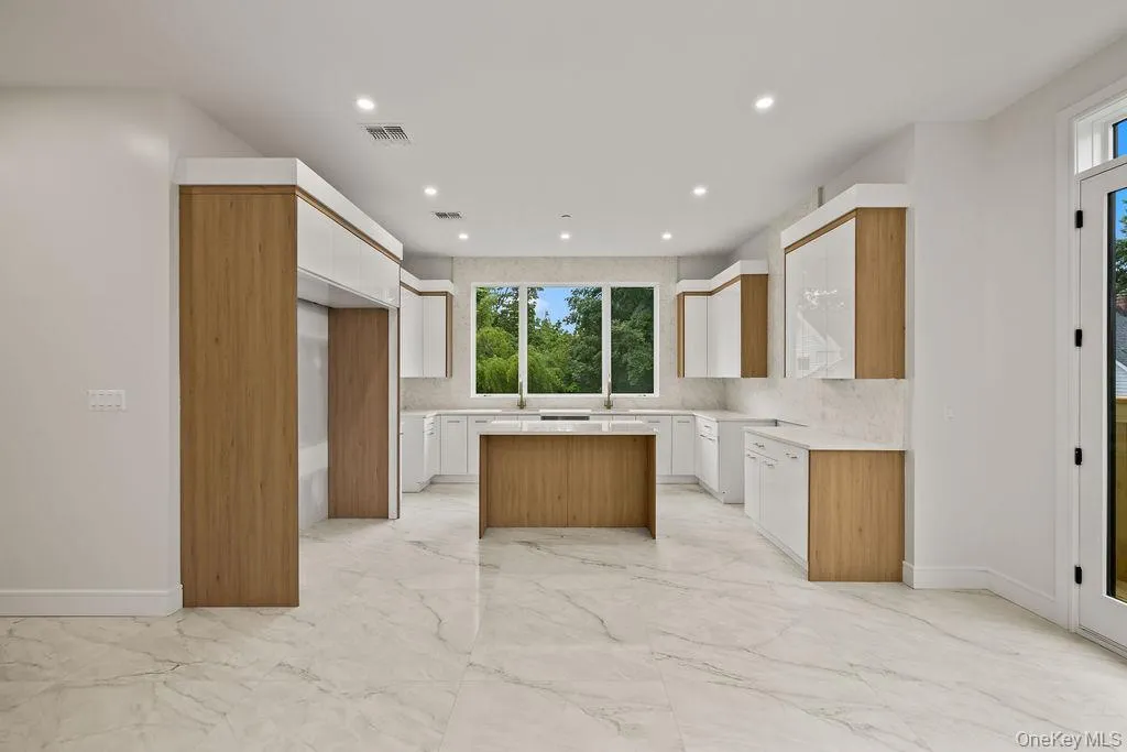 11 Lincoln Street, Ramapo, NY, 8 Bedrooms Bedrooms, 15 Rooms Rooms,5 BathroomsBathrooms,Residential,For Rent,Lincoln,0,999297 11 Lincoln Street, Ramapo, NY, 8 Bedrooms Bedrooms, 15 Rooms Rooms,5 BathroomsBathrooms,Residential,For Rent,Lincoln,0,999297