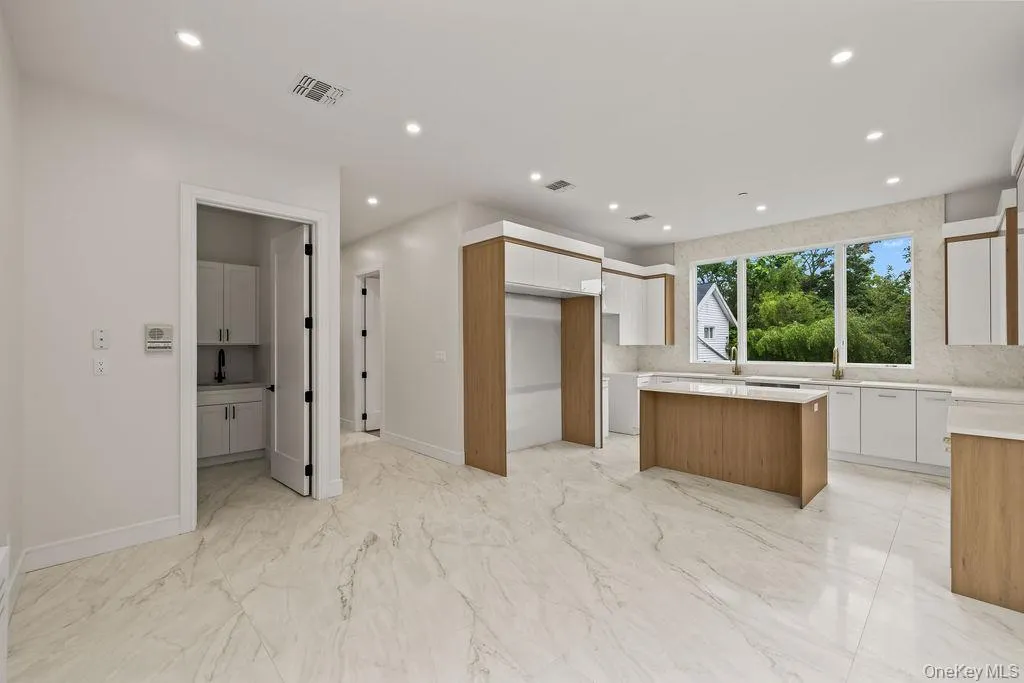 11 Lincoln Street, Ramapo, NY, 8 Bedrooms Bedrooms, 15 Rooms Rooms,5 BathroomsBathrooms,Residential,For Rent,Lincoln,0,999297 11 Lincoln Street, Ramapo, NY, 8 Bedrooms Bedrooms, 15 Rooms Rooms,5 BathroomsBathrooms,Residential,For Rent,Lincoln,0,999297