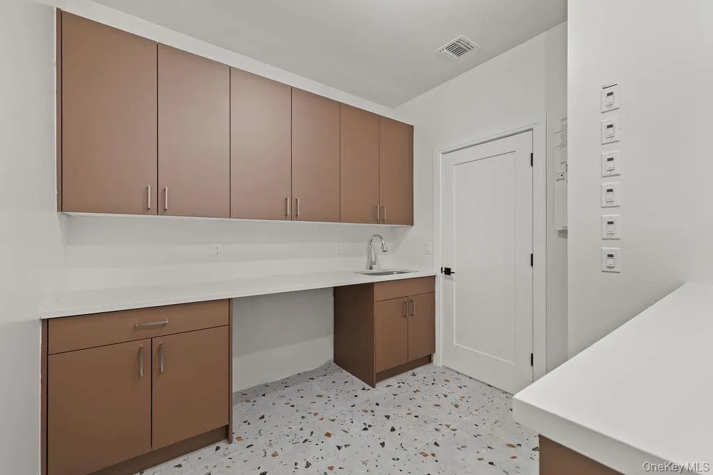 11 Lincoln Street, Ramapo, NY, 8 Bedrooms Bedrooms, 15 Rooms Rooms,5 BathroomsBathrooms,Residential,For Rent,Lincoln,0,999297 11 Lincoln Street, Ramapo, NY, 8 Bedrooms Bedrooms, 15 Rooms Rooms,5 BathroomsBathrooms,Residential,For Rent,Lincoln,0,999297