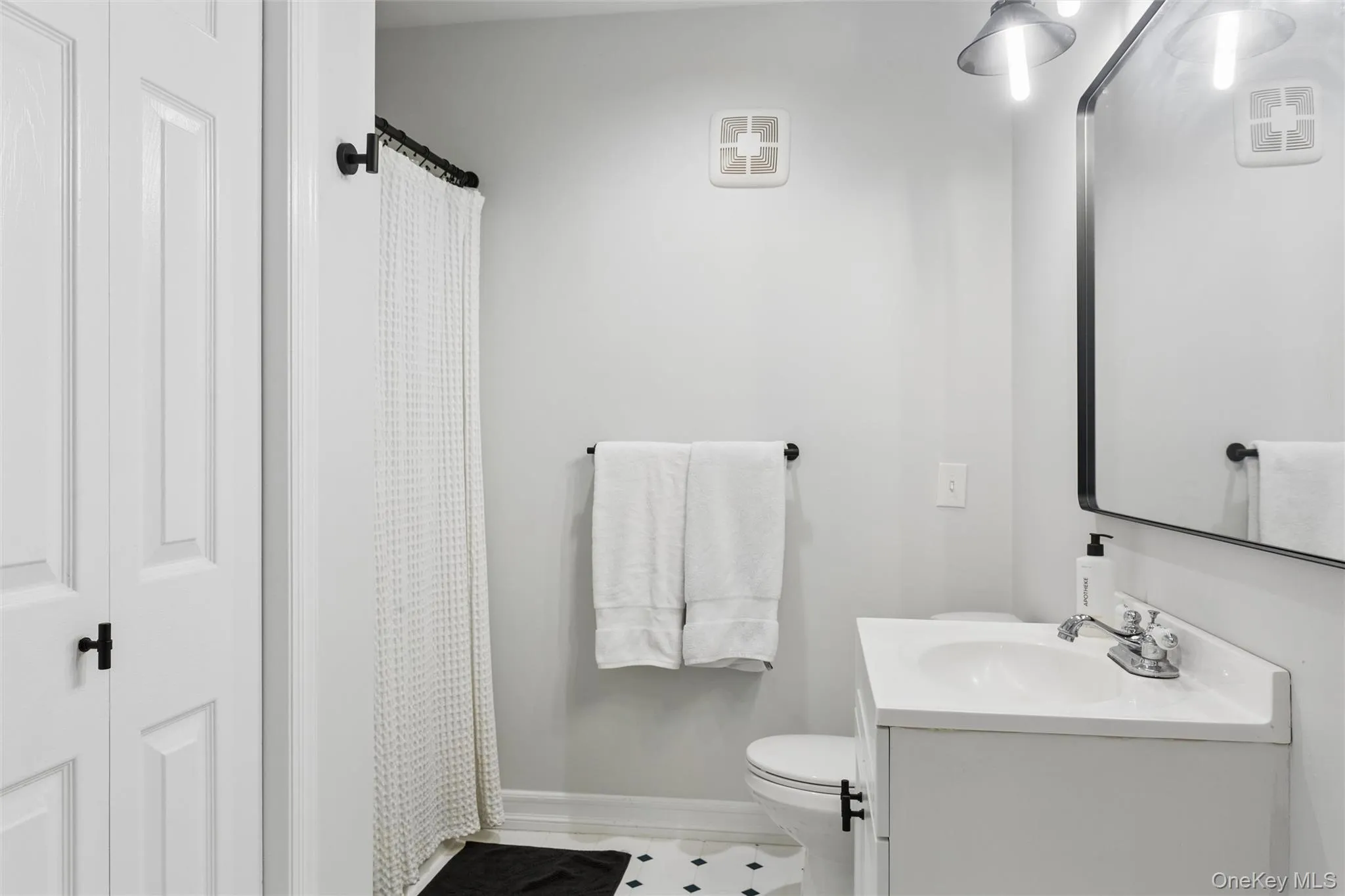 2 Red Creek Circle, Southampton, NY, 4 Bedrooms Bedrooms, 11 Rooms Rooms,2 BathroomsBathrooms,Residential Lease,For Rent,Red Creek,0,999298 2 Red Creek Circle, Southampton, NY, 4 Bedrooms Bedrooms, 11 Rooms Rooms,2 BathroomsBathrooms,Residential Lease,For Rent,Red Creek,0,999298