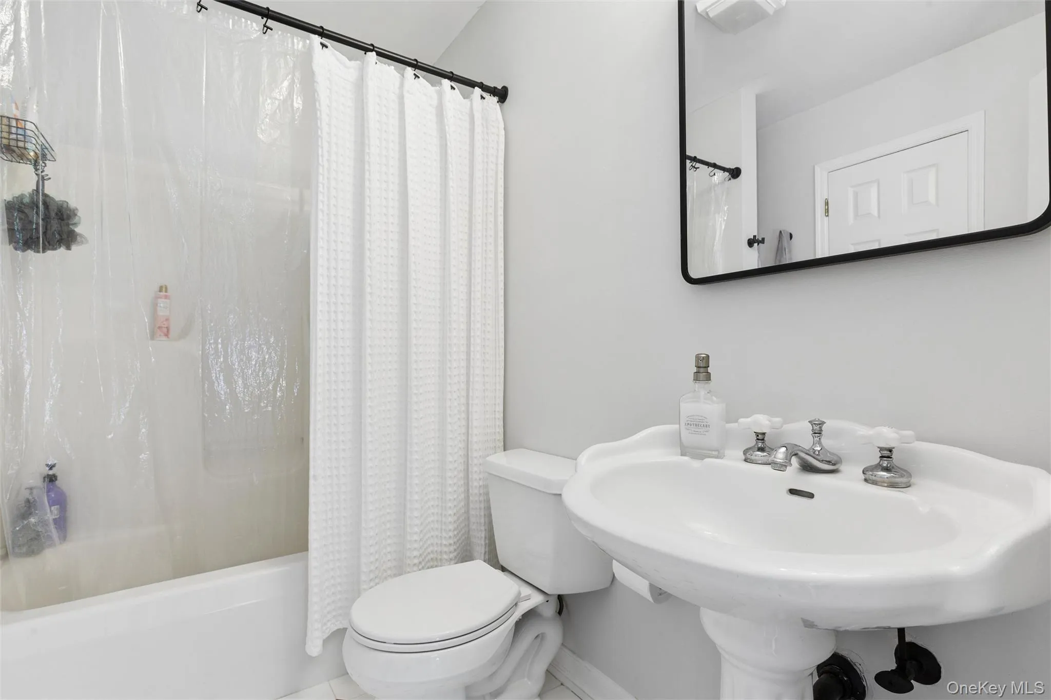 2 Red Creek Circle, Southampton, NY, 4 Bedrooms Bedrooms, 11 Rooms Rooms,2 BathroomsBathrooms,Residential Lease,For Rent,Red Creek,0,999298 2 Red Creek Circle, Southampton, NY, 4 Bedrooms Bedrooms, 11 Rooms Rooms,2 BathroomsBathrooms,Residential Lease,For Rent,Red Creek,0,999298