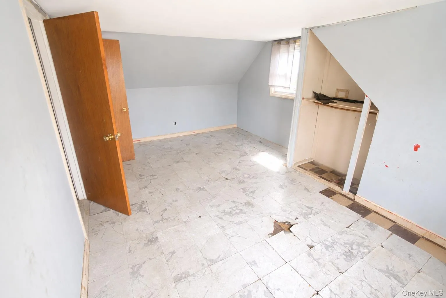 Upstairs Bedroom Upstairs Bedroom