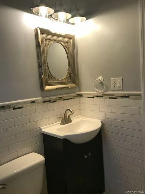 225 Thompson Shore Rd, North Hempstead, NY, 2 Bedrooms Bedrooms, 5 Rooms Rooms,1 BathroomBathrooms,Residential Lease,For Rent,Thompson Shore Rd,0,999303 225 Thompson Shore Rd, North Hempstead, NY, 2 Bedrooms Bedrooms, 5 Rooms Rooms,1 BathroomBathrooms,Residential Lease,For Rent,Thompson Shore Rd,0,999303