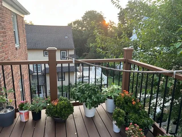 225 Thompson Shore Rd, North Hempstead, NY, 2 Bedrooms Bedrooms, 5 Rooms Rooms,1 BathroomBathrooms,Residential Lease,For Rent,Thompson Shore Rd,0,999303 225 Thompson Shore Rd, North Hempstead, NY, 2 Bedrooms Bedrooms, 5 Rooms Rooms,1 BathroomBathrooms,Residential Lease,For Rent,Thompson Shore Rd,0,999303