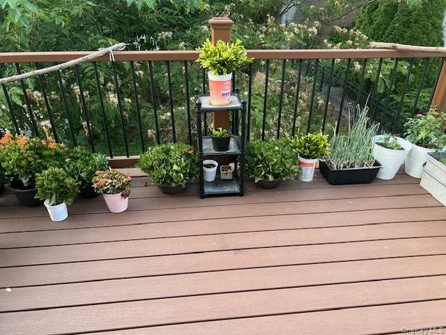 225 Thompson Shore Rd, North Hempstead, NY, 2 Bedrooms Bedrooms, 5 Rooms Rooms,1 BathroomBathrooms,Residential Lease,For Rent,Thompson Shore Rd,0,999303 225 Thompson Shore Rd, North Hempstead, NY, 2 Bedrooms Bedrooms, 5 Rooms Rooms,1 BathroomBathrooms,Residential Lease,For Rent,Thompson Shore Rd,0,999303