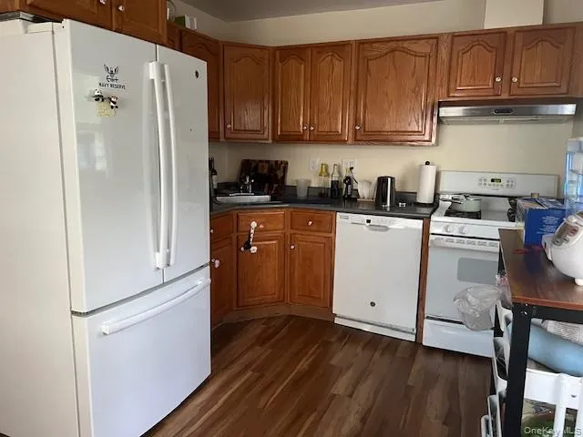 225 Thompson Shore Rd, North Hempstead, NY, 2 Bedrooms Bedrooms, 5 Rooms Rooms,1 BathroomBathrooms,Residential Lease,For Rent,Thompson Shore Rd,0,999303 225 Thompson Shore Rd, North Hempstead, NY, 2 Bedrooms Bedrooms, 5 Rooms Rooms,1 BathroomBathrooms,Residential Lease,For Rent,Thompson Shore Rd,0,999303
