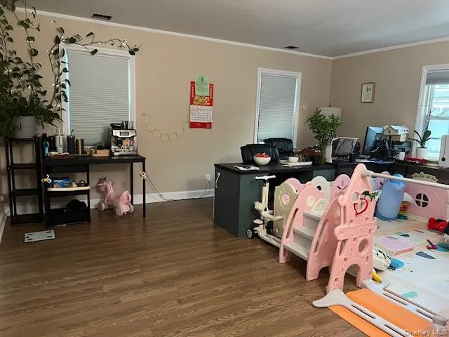 225 Thompson Shore Rd, North Hempstead, NY, 2 Bedrooms Bedrooms, 5 Rooms Rooms,1 BathroomBathrooms,Residential Lease,For Rent,Thompson Shore Rd,0,999303 225 Thompson Shore Rd, North Hempstead, NY, 2 Bedrooms Bedrooms, 5 Rooms Rooms,1 BathroomBathrooms,Residential Lease,For Rent,Thompson Shore Rd,0,999303