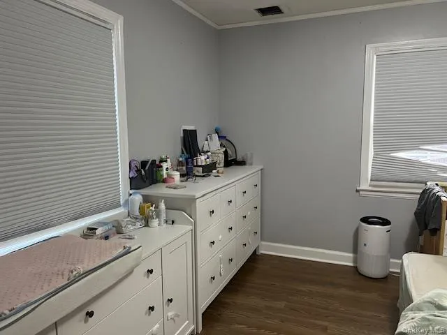 225 Thompson Shore Rd, North Hempstead, NY, 2 Bedrooms Bedrooms, 5 Rooms Rooms,1 BathroomBathrooms,Residential Lease,For Rent,Thompson Shore Rd,0,999303 225 Thompson Shore Rd, North Hempstead, NY, 2 Bedrooms Bedrooms, 5 Rooms Rooms,1 BathroomBathrooms,Residential Lease,For Rent,Thompson Shore Rd,0,999303