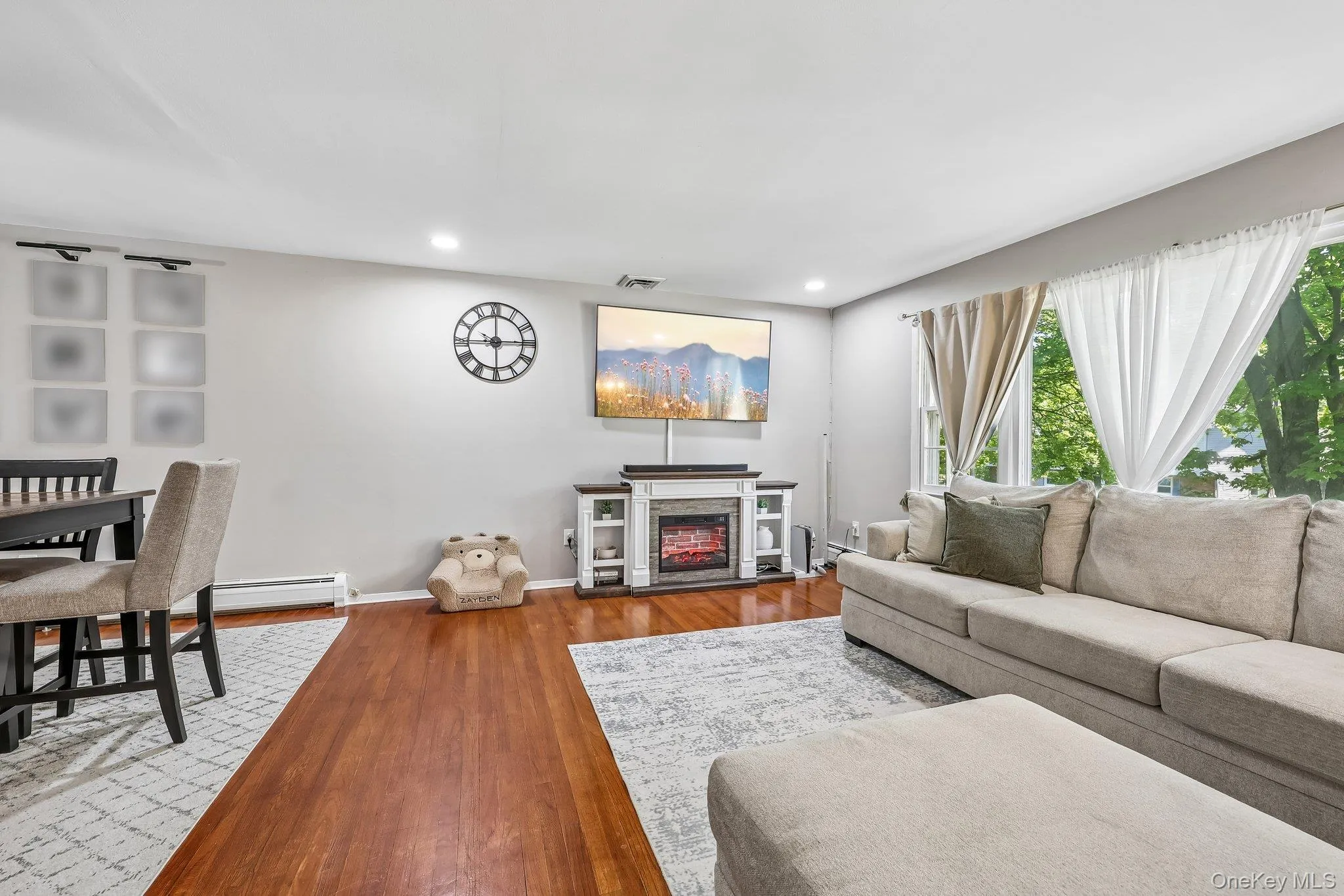 21 Baylor Road, Clarkstown, NY, 4 Bedrooms Bedrooms, 10 Rooms Rooms,2 BathroomsBathrooms,Residential,For Rent,Baylor,0,999304 21 Baylor Road, Clarkstown, NY, 4 Bedrooms Bedrooms, 10 Rooms Rooms,2 BathroomsBathrooms,Residential,For Rent,Baylor,0,999304