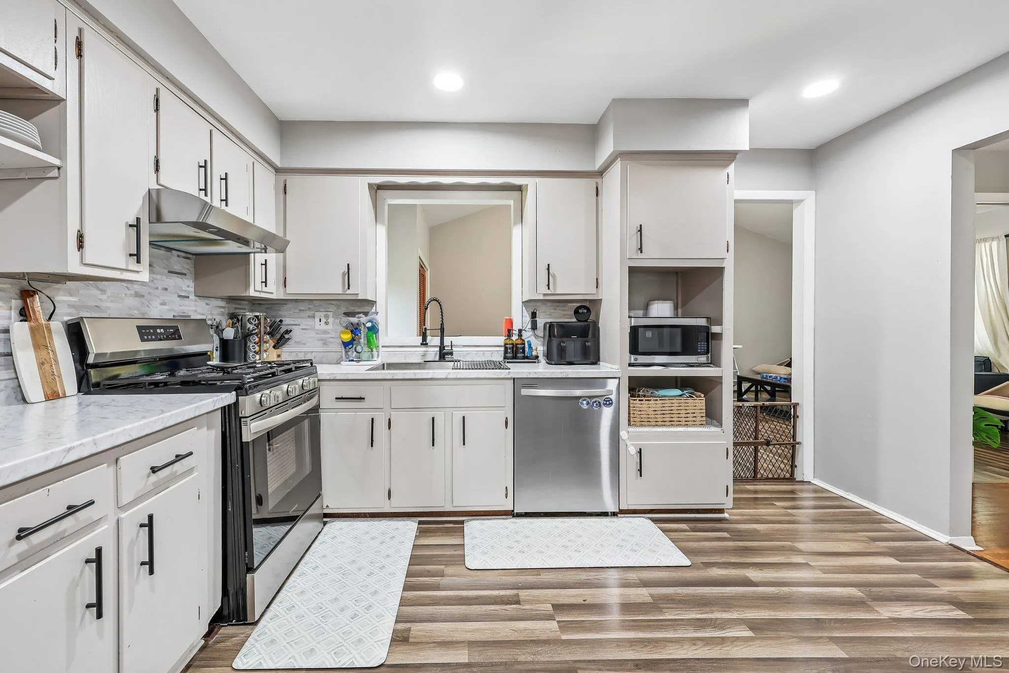 21 Baylor Road, Clarkstown, NY, 4 Bedrooms Bedrooms, 10 Rooms Rooms,2 BathroomsBathrooms,Residential,For Rent,Baylor,0,999304 21 Baylor Road, Clarkstown, NY, 4 Bedrooms Bedrooms, 10 Rooms Rooms,2 BathroomsBathrooms,Residential,For Rent,Baylor,0,999304