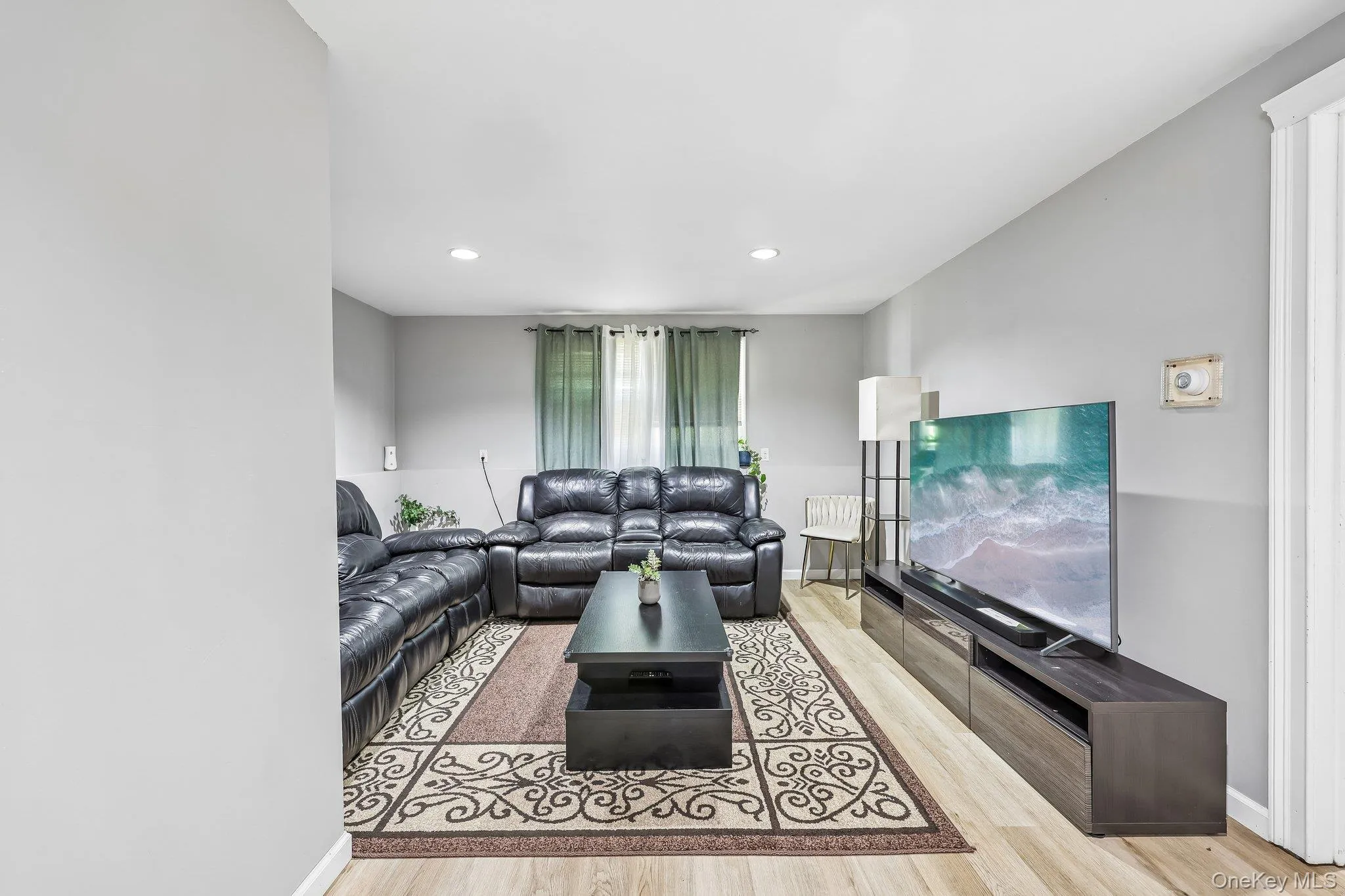 21 Baylor Road, Clarkstown, NY, 4 Bedrooms Bedrooms, 10 Rooms Rooms,2 BathroomsBathrooms,Residential,For Rent,Baylor,0,999304 21 Baylor Road, Clarkstown, NY, 4 Bedrooms Bedrooms, 10 Rooms Rooms,2 BathroomsBathrooms,Residential,For Rent,Baylor,0,999304
