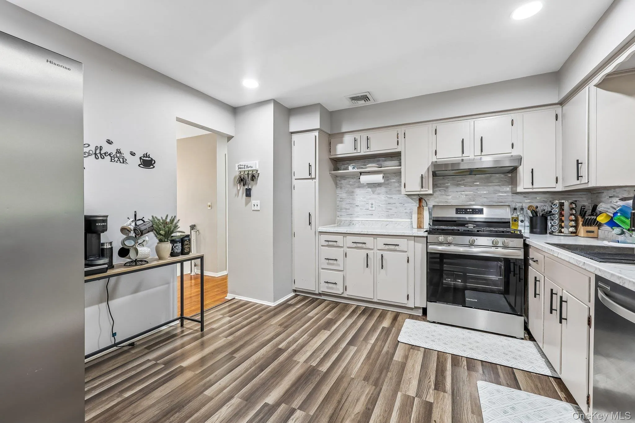 21 Baylor Road, Clarkstown, NY, 4 Bedrooms Bedrooms, 10 Rooms Rooms,2 BathroomsBathrooms,Residential,For Rent,Baylor,0,999304 21 Baylor Road, Clarkstown, NY, 4 Bedrooms Bedrooms, 10 Rooms Rooms,2 BathroomsBathrooms,Residential,For Rent,Baylor,0,999304