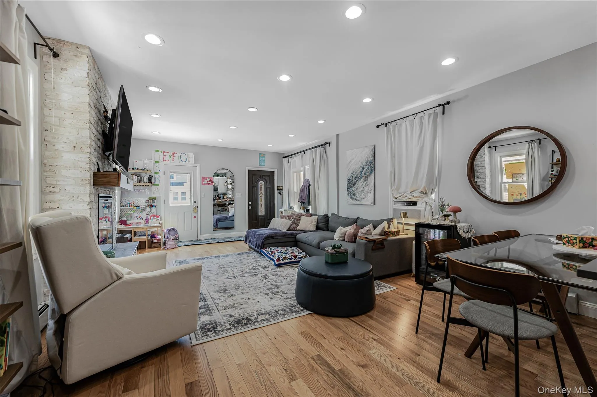 2881 Roberts Avenue, New York, NY, 4 Bedrooms Bedrooms, 8 Rooms Rooms,3 BathroomsBathrooms,Residential,For Rent,Roberts,0,999310 2881 Roberts Avenue, New York, NY, 4 Bedrooms Bedrooms, 8 Rooms Rooms,3 BathroomsBathrooms,Residential,For Rent,Roberts,0,999310
