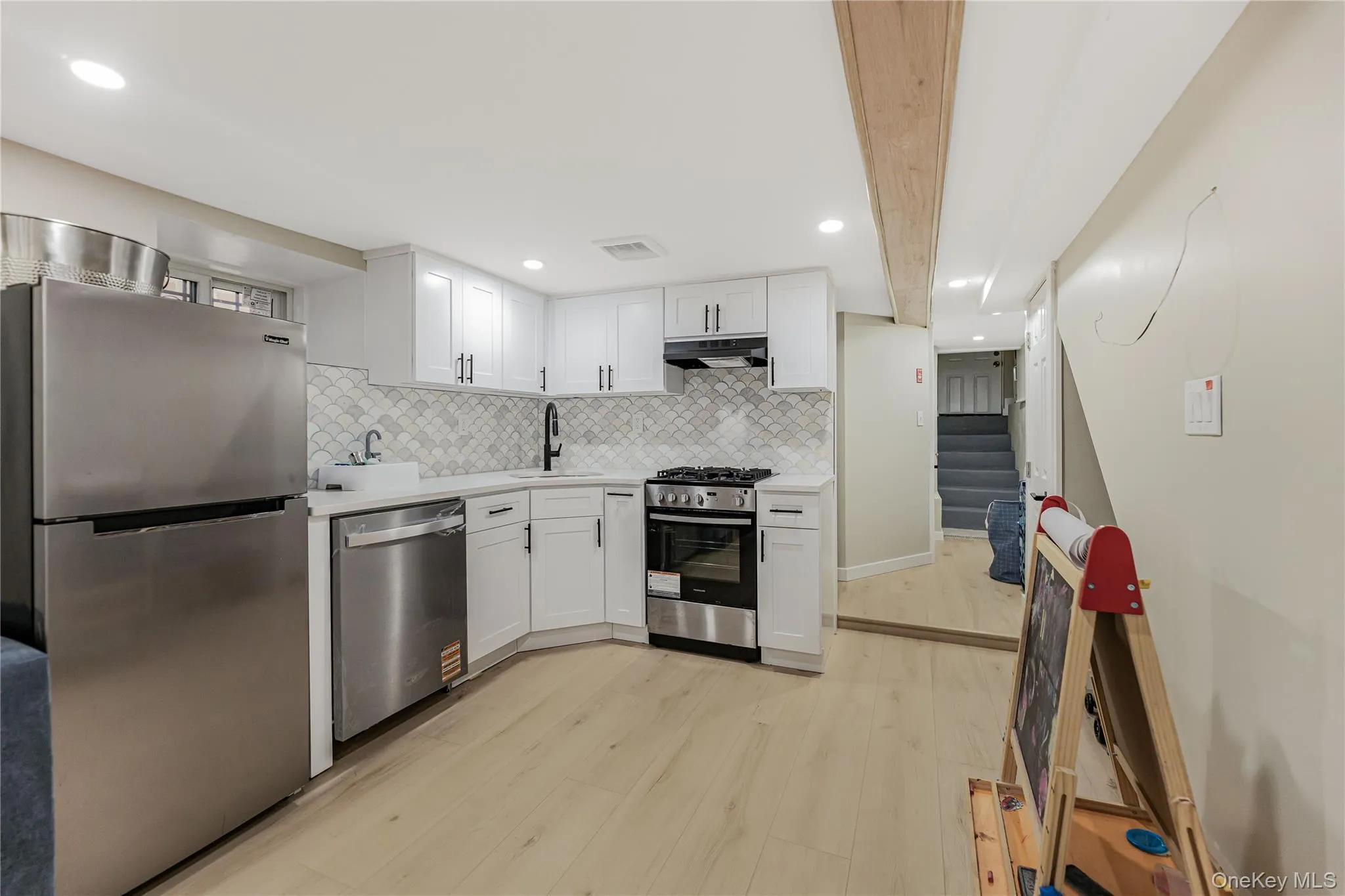 2881 Roberts Avenue, New York, NY, 4 Bedrooms Bedrooms, 8 Rooms Rooms,3 BathroomsBathrooms,Residential,For Rent,Roberts,0,999310 2881 Roberts Avenue, New York, NY, 4 Bedrooms Bedrooms, 8 Rooms Rooms,3 BathroomsBathrooms,Residential,For Rent,Roberts,0,999310