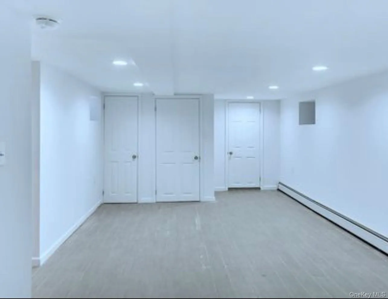 2881 Roberts Avenue, New York, NY, 4 Bedrooms Bedrooms, 8 Rooms Rooms,3 BathroomsBathrooms,Residential,For Rent,Roberts,0,999310 2881 Roberts Avenue, New York, NY, 4 Bedrooms Bedrooms, 8 Rooms Rooms,3 BathroomsBathrooms,Residential,For Rent,Roberts,0,999310