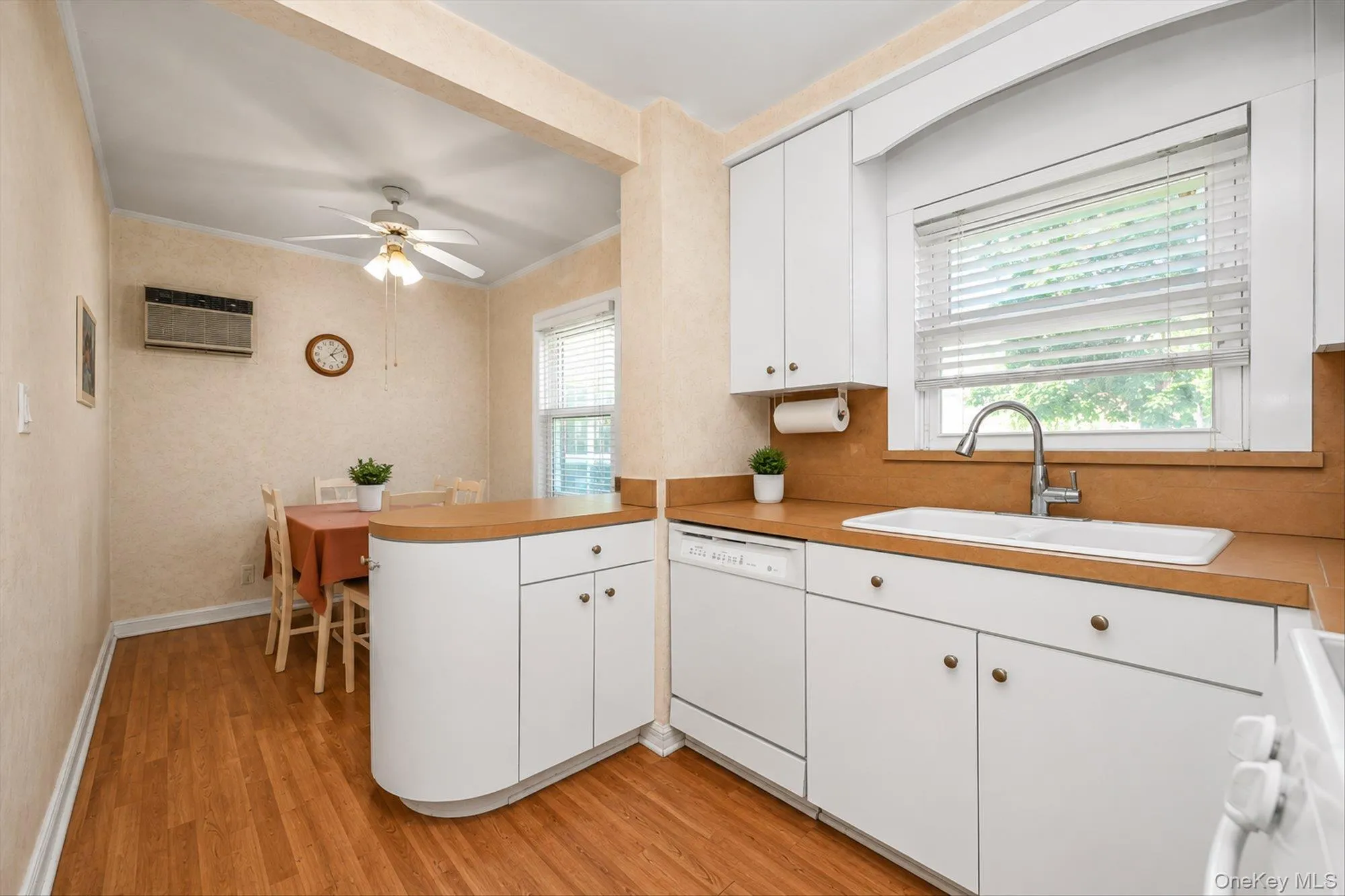 147-29 68th Road, New York, NY, 4 Bedrooms Bedrooms, 8 Rooms Rooms,1 BathroomBathrooms,Residential,For Rent,68th,0,999313 147-29 68th Road, New York, NY, 4 Bedrooms Bedrooms, 8 Rooms Rooms,1 BathroomBathrooms,Residential,For Rent,68th,0,999313
