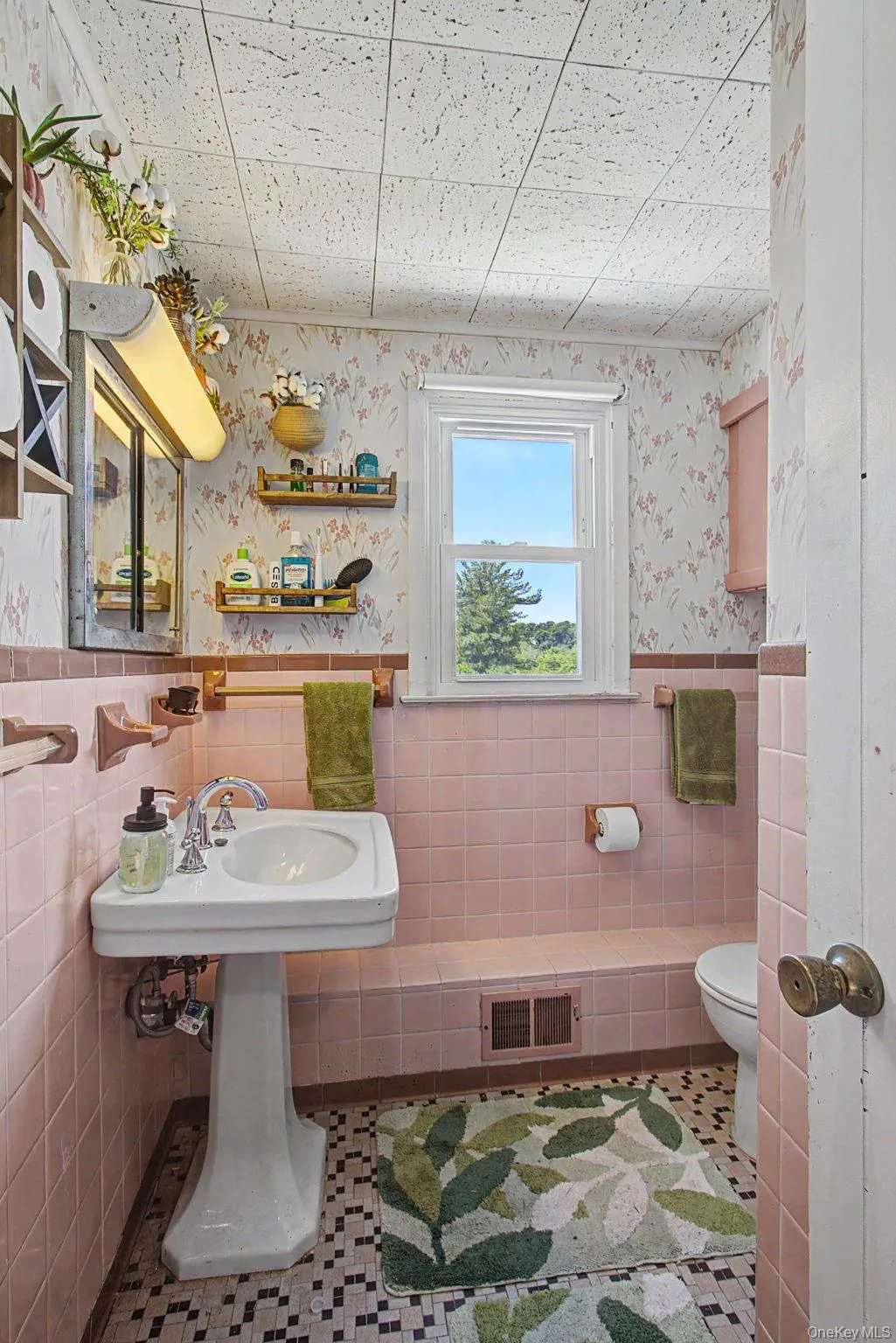 15 Beverly Road, Yonkers, NY, 4 Bedrooms Bedrooms, 7 Rooms Rooms,2 BathroomsBathrooms,Residential,For Rent,Beverly,0,999322 15 Beverly Road, Yonkers, NY, 4 Bedrooms Bedrooms, 7 Rooms Rooms,2 BathroomsBathrooms,Residential,For Rent,Beverly,0,999322