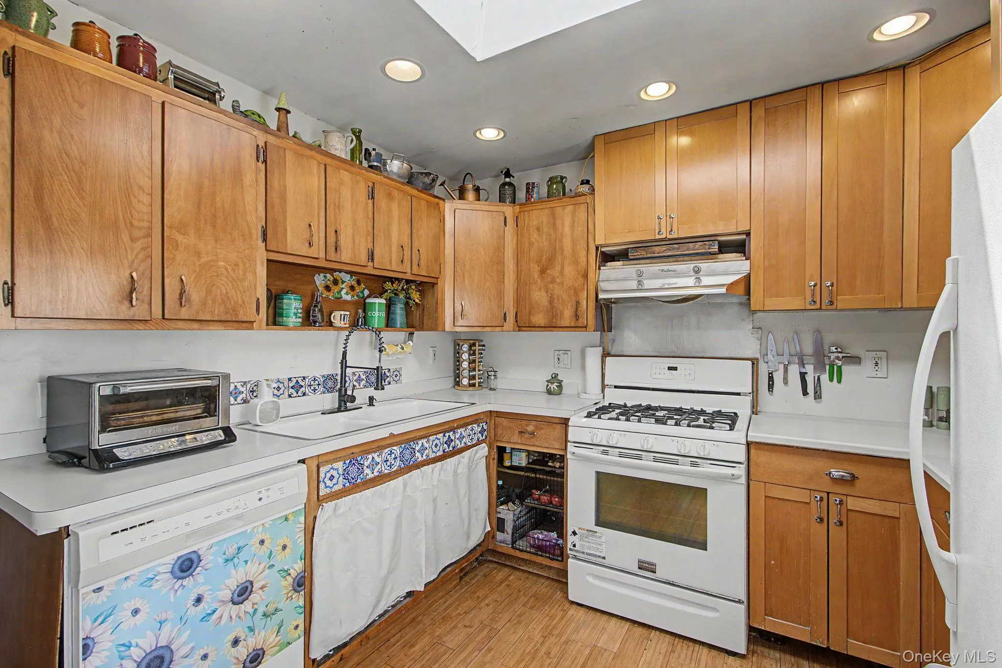 15 Beverly Road, Yonkers, NY, 4 Bedrooms Bedrooms, 7 Rooms Rooms,2 BathroomsBathrooms,Residential,For Rent,Beverly,0,999322 15 Beverly Road, Yonkers, NY, 4 Bedrooms Bedrooms, 7 Rooms Rooms,2 BathroomsBathrooms,Residential,For Rent,Beverly,0,999322