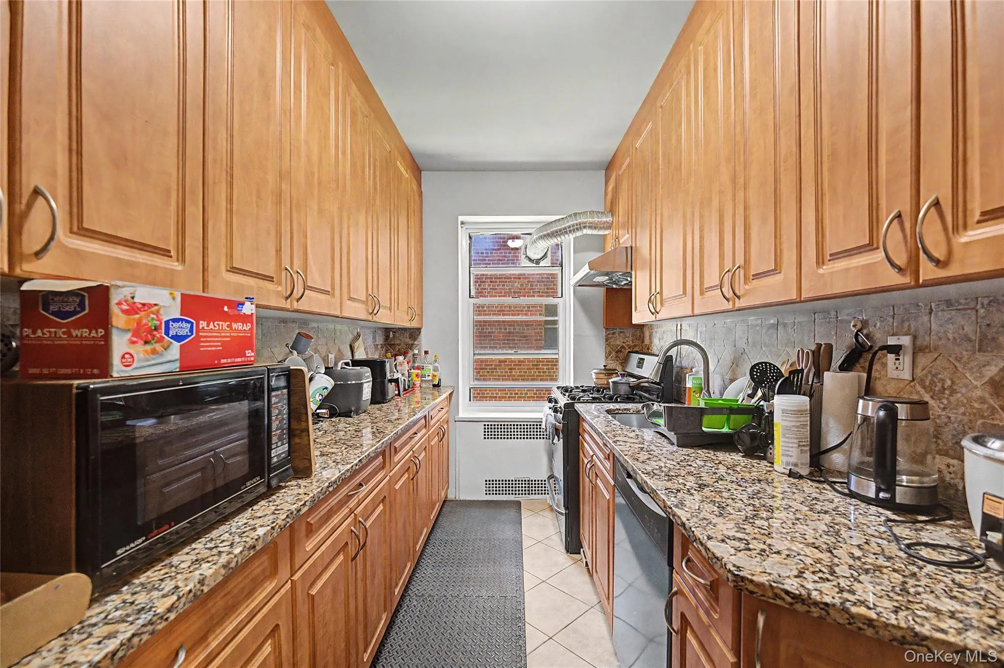 69-11 Yellowstone Boulevard, New York, NY, 2 Bedrooms Bedrooms, 5 Rooms Rooms,1 BathroomBathrooms,Residential Sale,For Rent,Yellowstone,0,999339 69-11 Yellowstone Boulevard, New York, NY, 2 Bedrooms Bedrooms, 5 Rooms Rooms,1 BathroomBathrooms,Residential Sale,For Rent,Yellowstone,0,999339